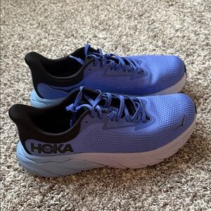 Hoka Arahi 7
